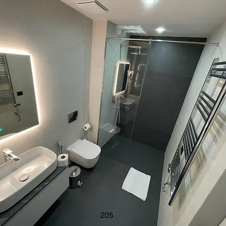 Arbnor Boutique Tiran