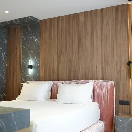 Arbnor Boutique Tiran