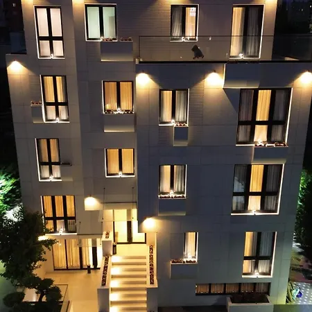 Arbnor Boutique מלון טיראנה